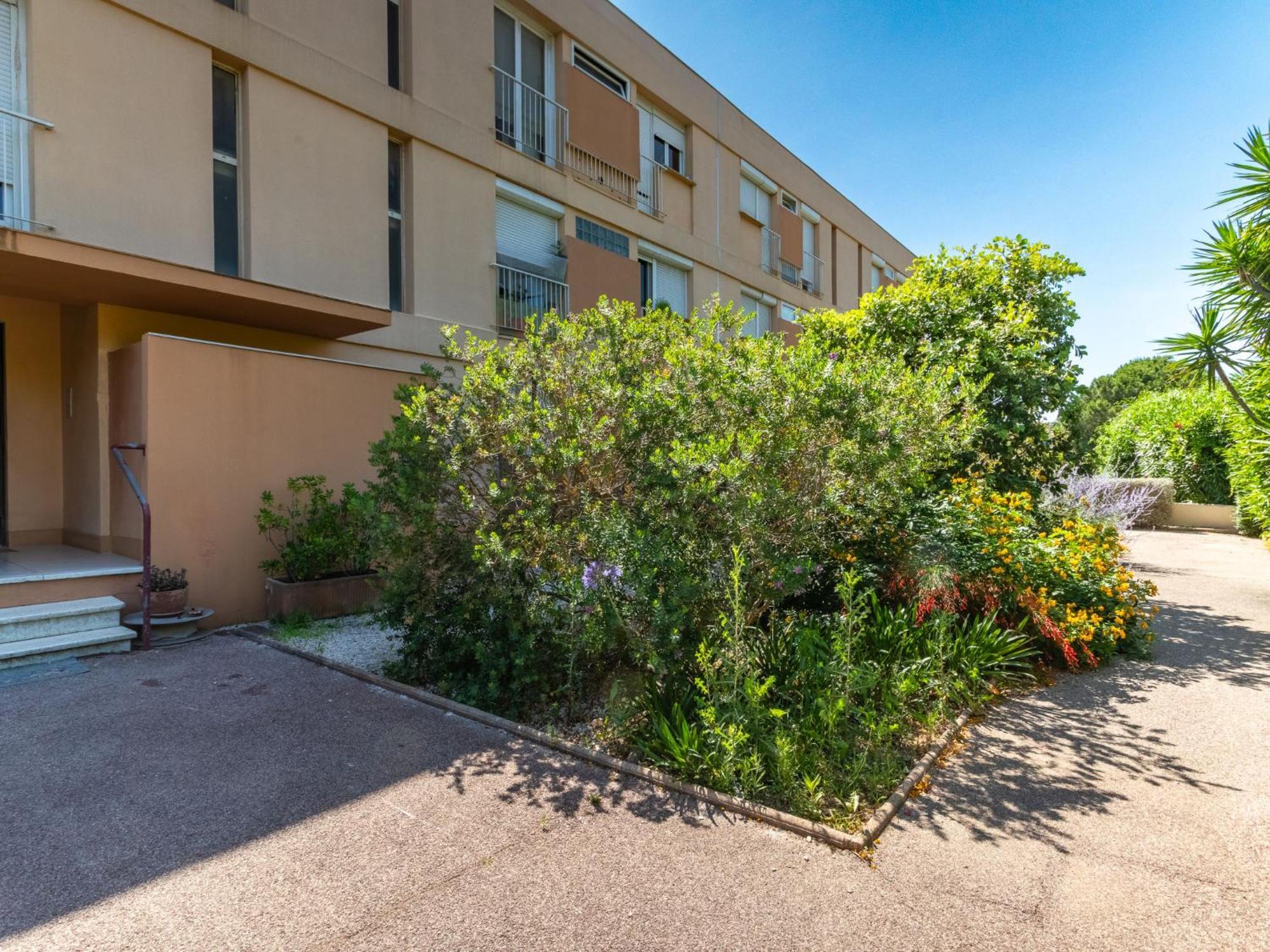 Apartment Les Ilaires By Interhome Le Lavandou Exterior foto